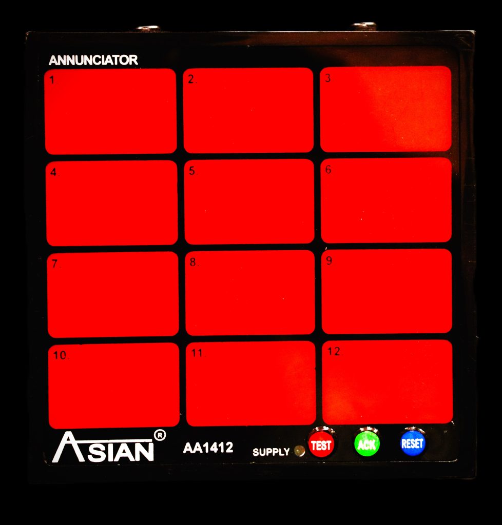 Annunciator 12/24 Volts/ Eight Faults, AA28, AA18